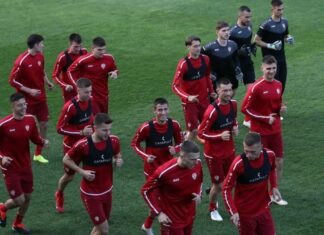 Македонските младинци во Амстердам се подготвуваат за дуелот со Холандија