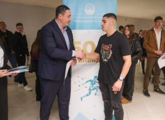 Додели 500 стипендии за талентирани млади спортисти (ФОТО)