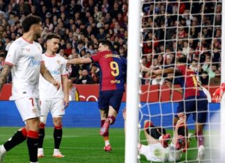 Барселона со победа над Севиља останува во игра за титулата (ВИДЕО)