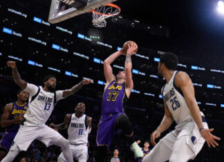 Дончиќ го предводеше ЛА Лејкерс против доскорешниот свој тим Далас (ВИДЕО)