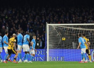 Наполи и Интер одиграа без победник во дербито што може да решава за титулата (ВИДЕО)