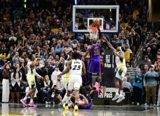 Леброн со звук на сирената им донесе победа на Лејкерси (ВИДЕО)