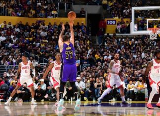 Дончиќ си поигруваше со противниците за нова победа на Лејкеси (ВИДЕО)