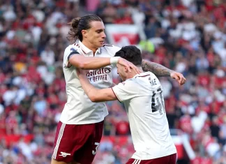 Арсенал го доби дербито со Манчестер Јунајтед