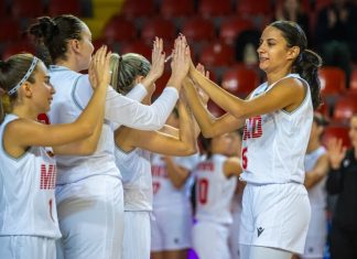 Македонија денеска во дуел со Грција