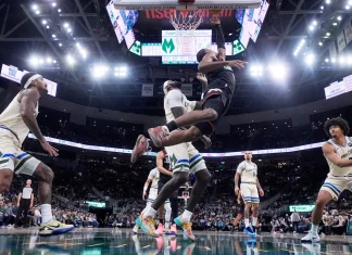 Макси уфрли 54 поени во победата на Филаделфија по продолжение над Милвоки (ВИДЕО)