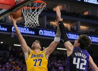 Дончиќ ниту со 42 поени не помогна Лејкерси да избегнат пораз (ВИДЕО)