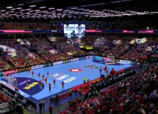 Кој ќе и се приклучи на Данска во полуфиналето на Европското првенство