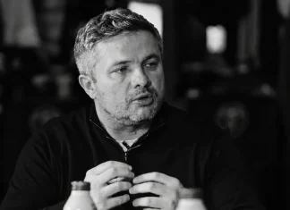 Пичина познатиот кошаркарски коментатор Един Авдиќ